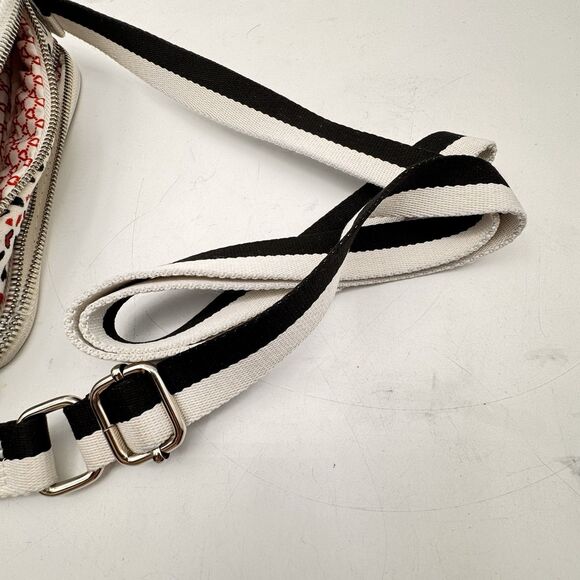 Brighton "LOVE SCROLL" Canvas Adjustable Crossbody Red White Blue Hearts Bag - Picture 8 of 8